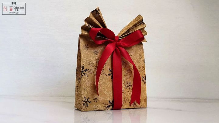 Make A Gift Bag Out Of Wrapping Paper