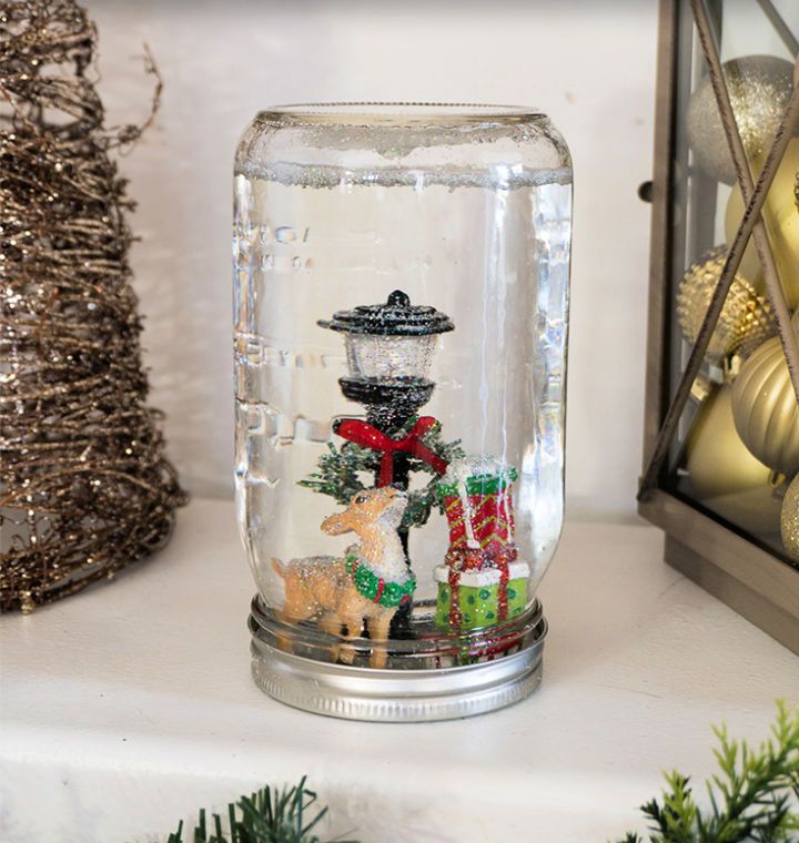 5 Minutes Snow Globe in a Mason Jar