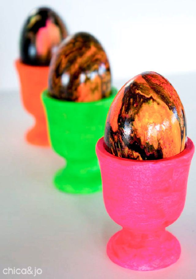 Acrylic Paint Poured Eggs