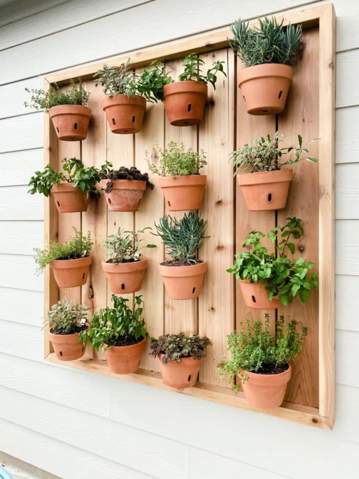 Beautiful DIY Vertical Herb Garden