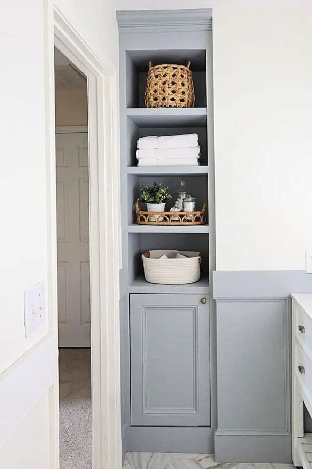 Built in Bathroom Shelves and Cabinet