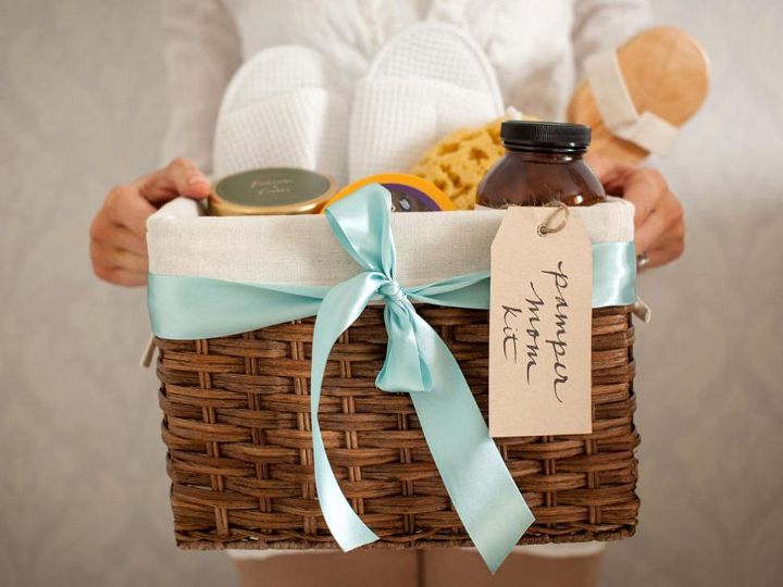 Create a Gift Basket of Spa Essentials