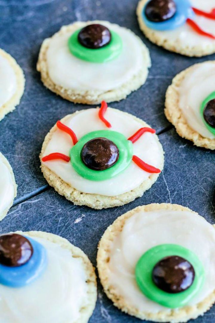 Creepy Eyeball Cookies