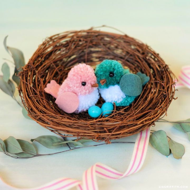 Cute DIY Pom Pom Love Birds