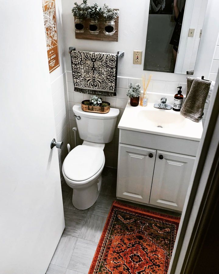 Décor Small Apartment Bathroom on Budget