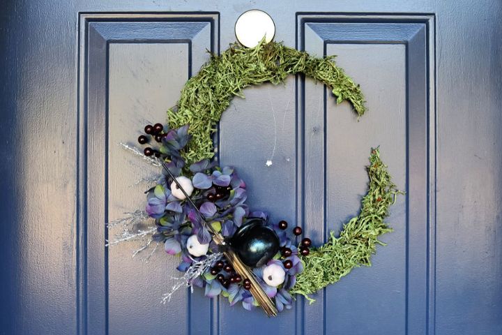 DIY Witchy Crescent Moon Wreath