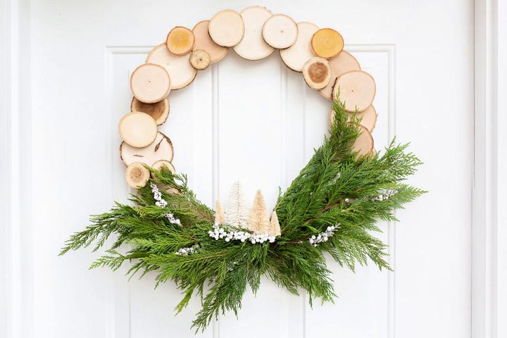 DIY Wood Slice Wreath