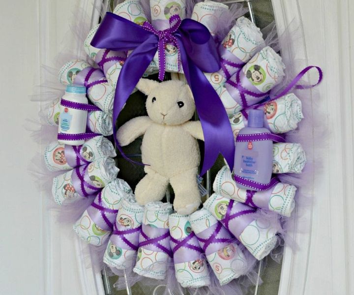 Easy Diaper Wreath