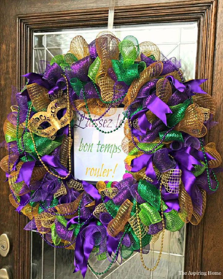 Easy & Thrifty Mardi Gras Wreath 