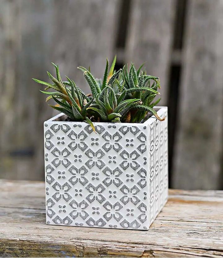 Make Squared Tiled Planter at Home