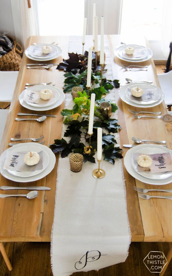 Minimalist Friendsgiving Table Setting