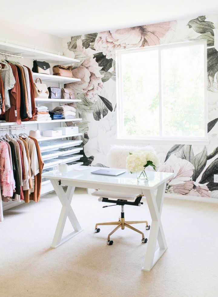 Pretty Fashion Bloggers Office