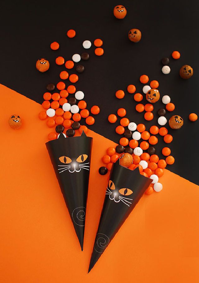 Printable Black Cat Treat Cones