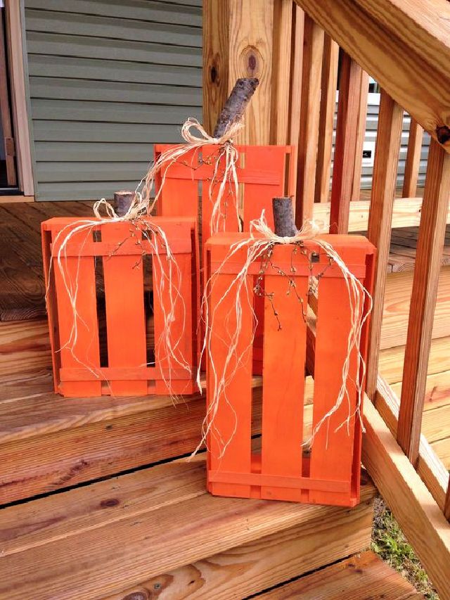 Small Wooden Crate Pumpkins