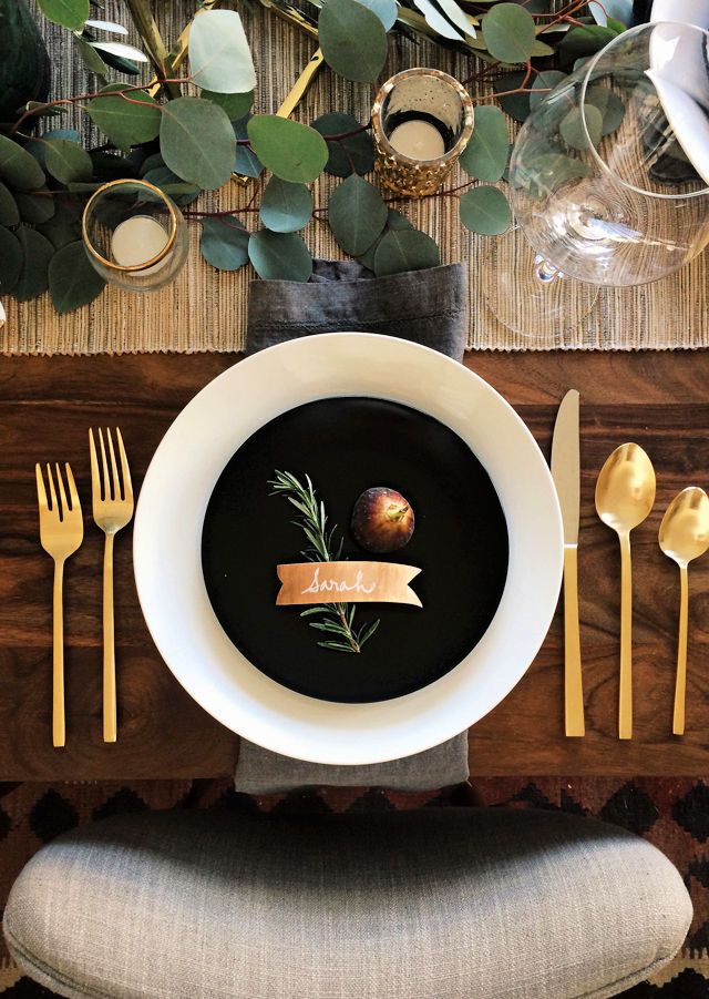 Sophisticated Thanksgiving Table Setting