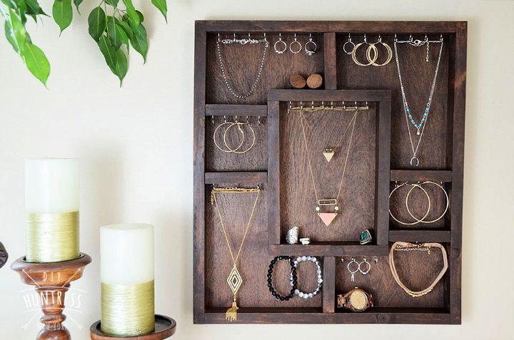 Cool DIY Wooden Jewelry Holder